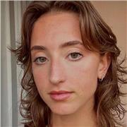 Ripetizioni per elementari e medie, studentessa di Farmacia a Pavia con base scientifica solida e metodo chiaro e motivante